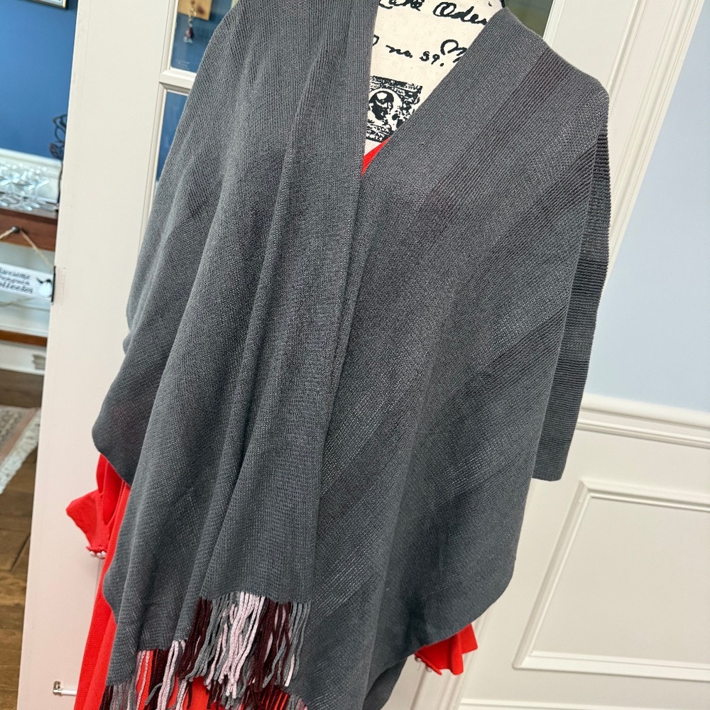 Poncho style Shawl, charcoal gray, knit with colored fringe NWOT